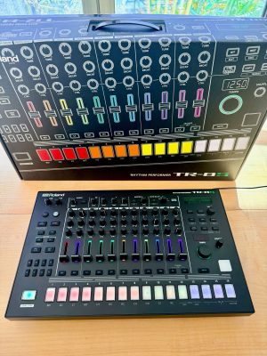 Roland TR-8S AIRA Rhythm Performer with Sample Playback 2018 - Present - Black