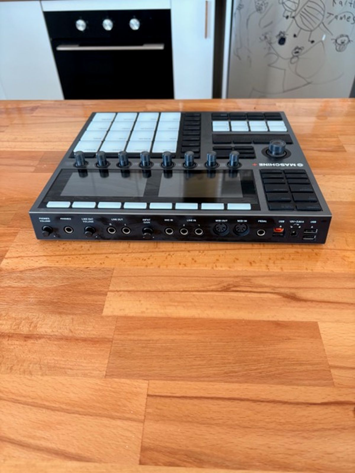Native Instruments Maschine Plus - Present - Black - Image 9