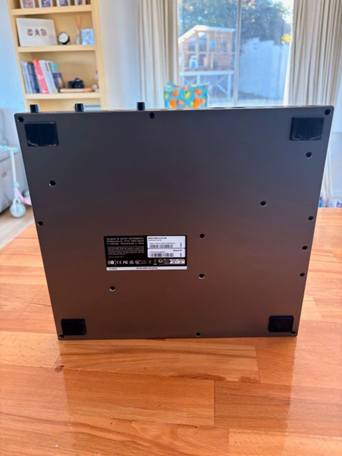 Native Instruments Maschine Plus - Present - Black - Image 10