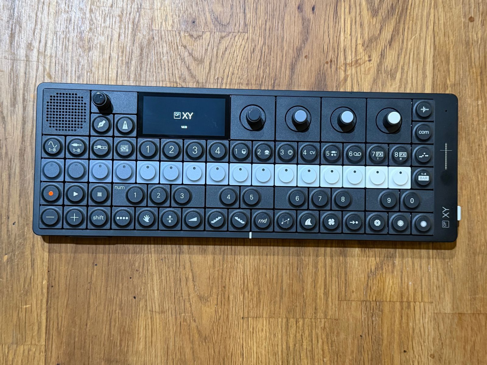 Teenage Engineering OP-XY + DeckSaver & stand